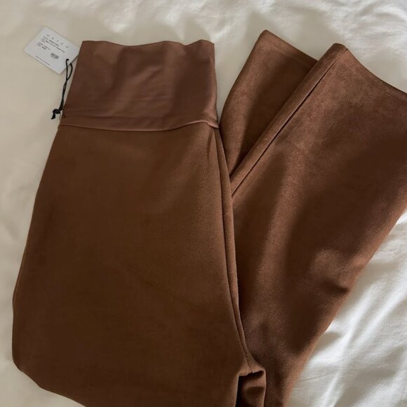 Hatch The Vegan Stretch Suede Crop Flare (M) - Picture 5 of 6